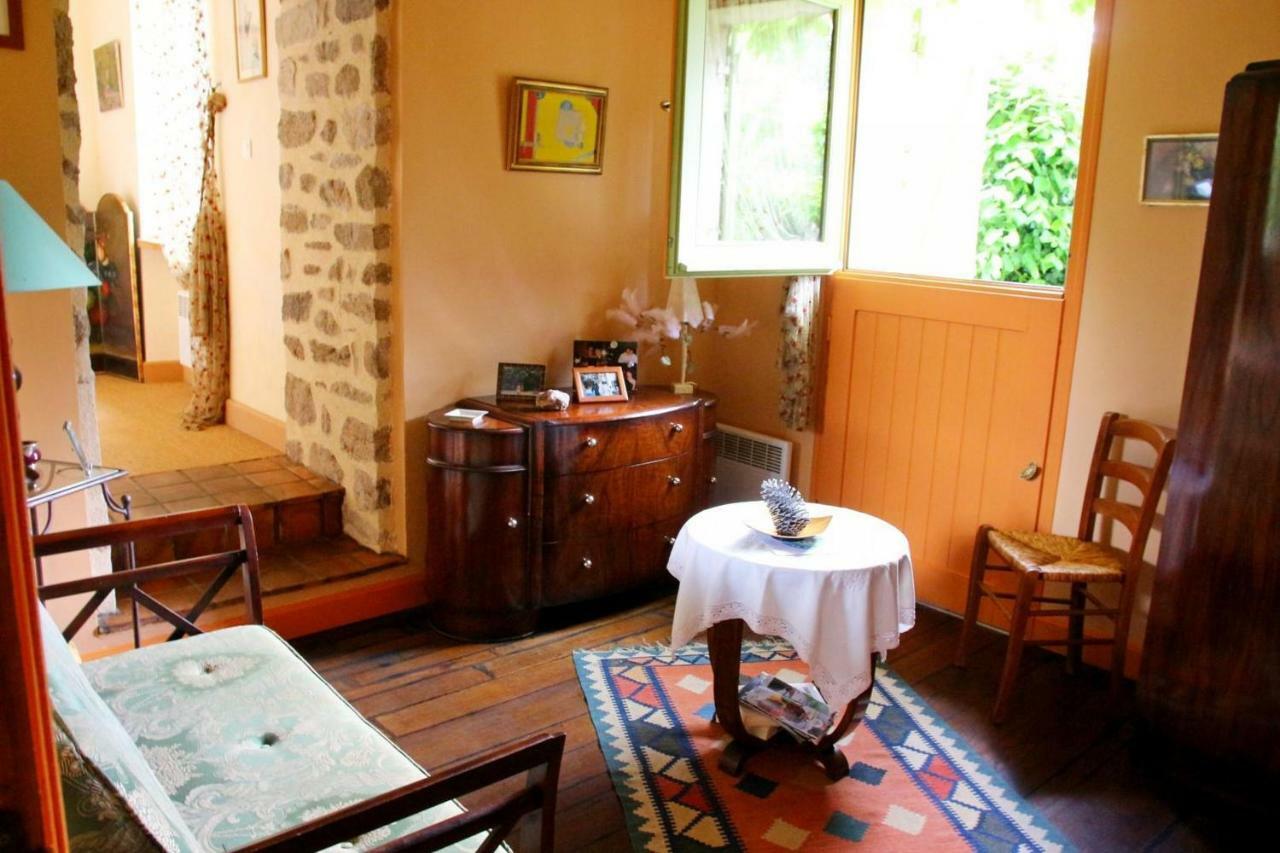 Chez Claire Acomodação com café da manhã Chamborand Exterior foto